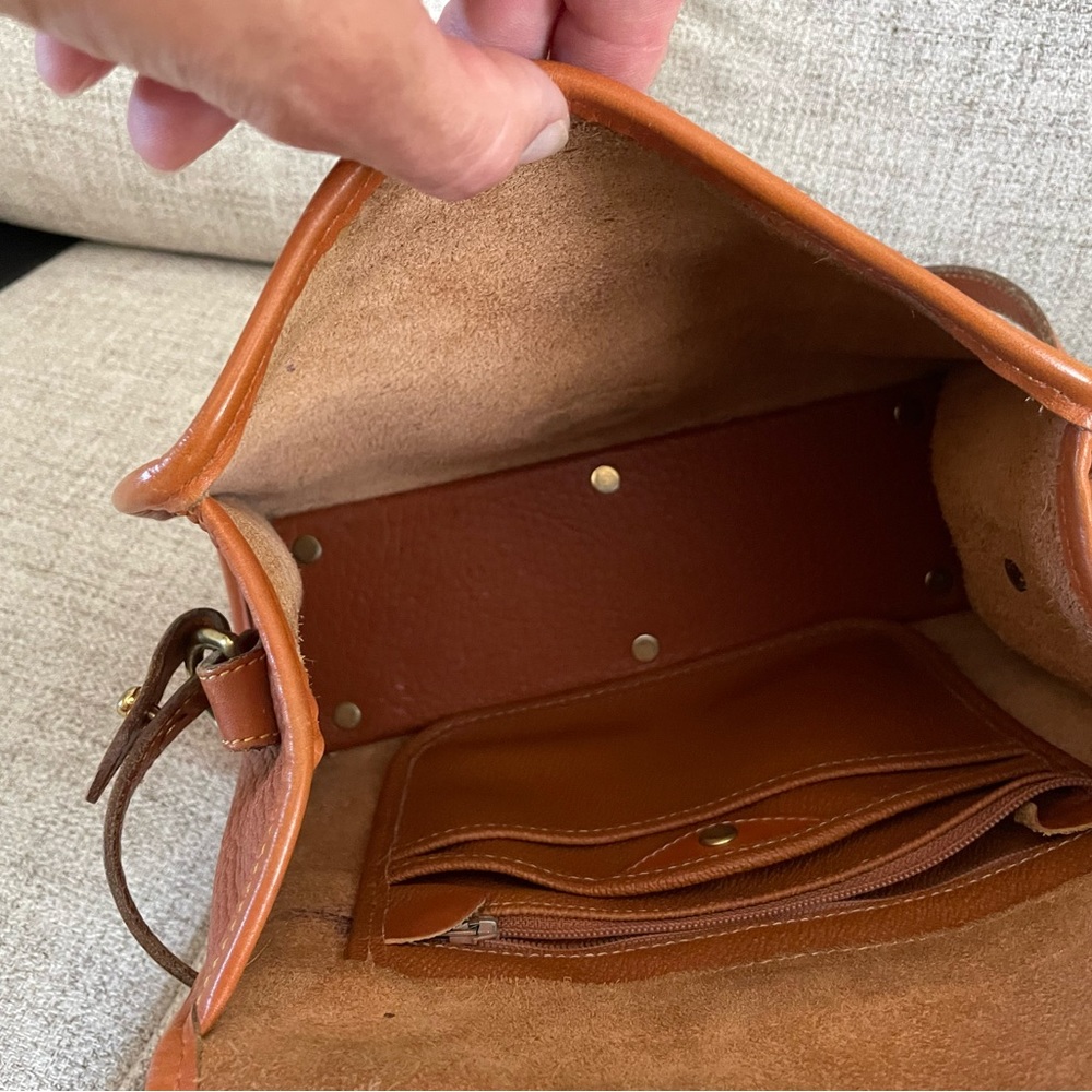 Dooney & Bourke All Weather 2 Duck, Vintage. Pebble Leather. Dark Tan. Like New! - Picture 14 of 15